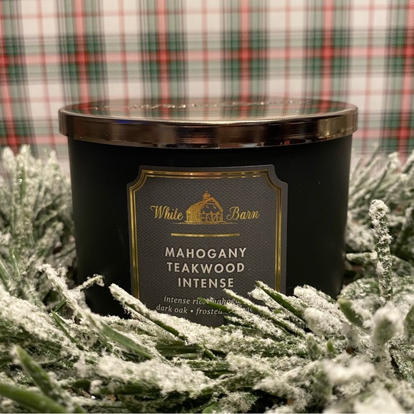 White Barn Mahogany Teakwood Intense     3-wick Candle - Picture 2 of 11